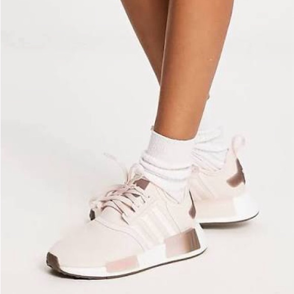 Women’s Adidas NMD R1 - Picture 1 of 7